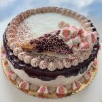 Suklainen täytyekakku